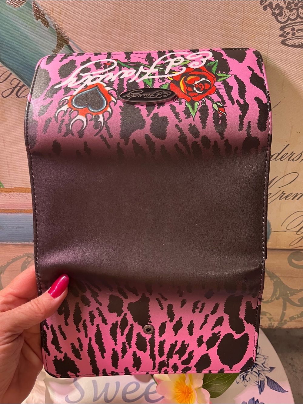 Ed Hardy wallet and Lip Gloss Trio bundle - Picture 8 of 8